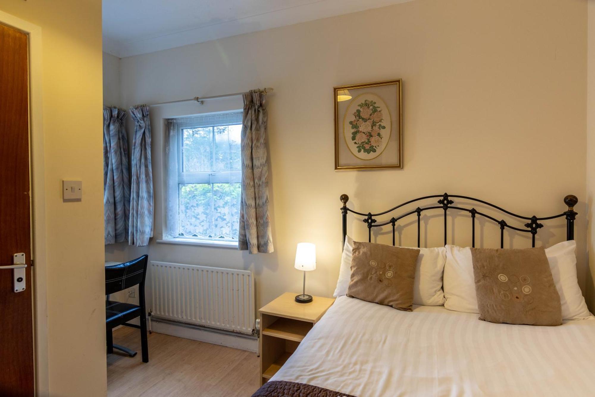 Shelford Lodge Trumpington Room photo